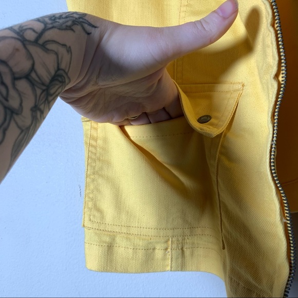 Liz Claiborne butter yellow utility jacket - Picture 3 of 7